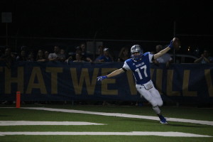 Griffin Garbutt celebrates his 34-yard TD reception from Max Perez during the second quarter of the 2016 Taco Shack Bowl. Photo by Adrian Peña.